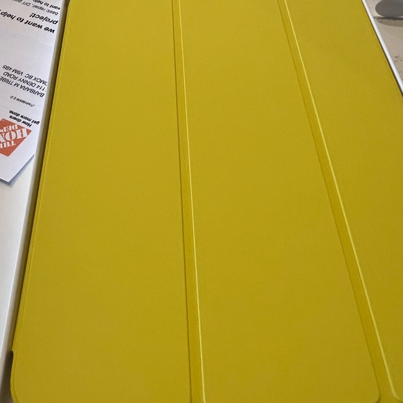 Apple iPad 10 cover.  Still in the box.  Never used - Picture 3 of 4